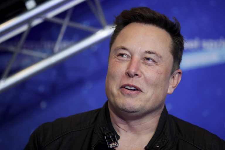 Négymilliárd dollárért adott el részvényeket Elon Musk