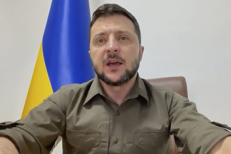 Zelenszkij: a világnak fel kell készülnie, hogy Oroszország nukleáris vagy vegyi fegyvereket vethet be Ukrajna ellen