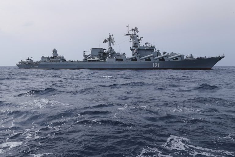 Ukrán tisztviselők viccelődnek a Moszkva elsüllyesztésén: „most már a tengeralattjáró-flotta része”