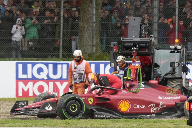 Így ünnepeltek a Ferrari rajongói az imolai F1-es hétvégén (videók)