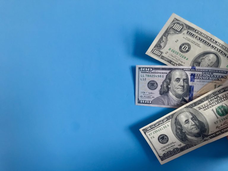 Pénzhamisításon kaphattak egy budapesti férfit, egymilliárd forint értékű valutát találtak nála