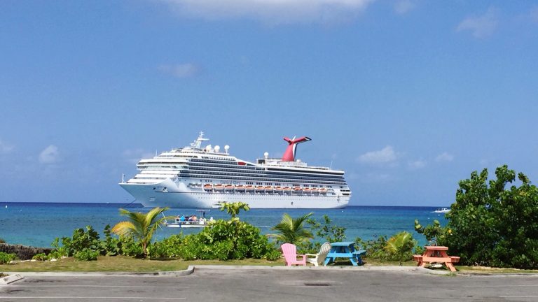 Érzékeny pofon az oroszoknak: offshore-paradicsom fagyasztott be 7 milliárd dollár vagyont