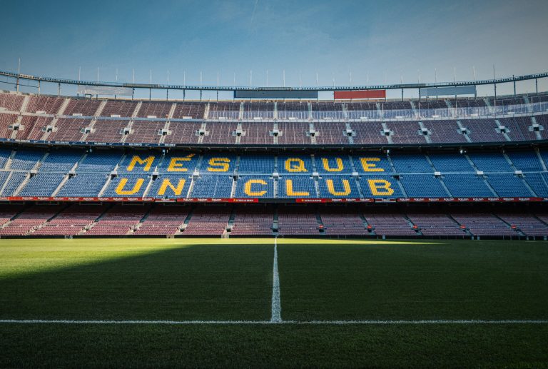 Alves maradna a Barcelonánál, de még nincs megállapodás a klubbal