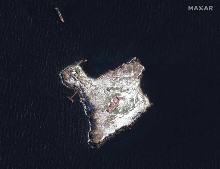 A háború egyik ütközőpontja lett a Kígyó-sziget