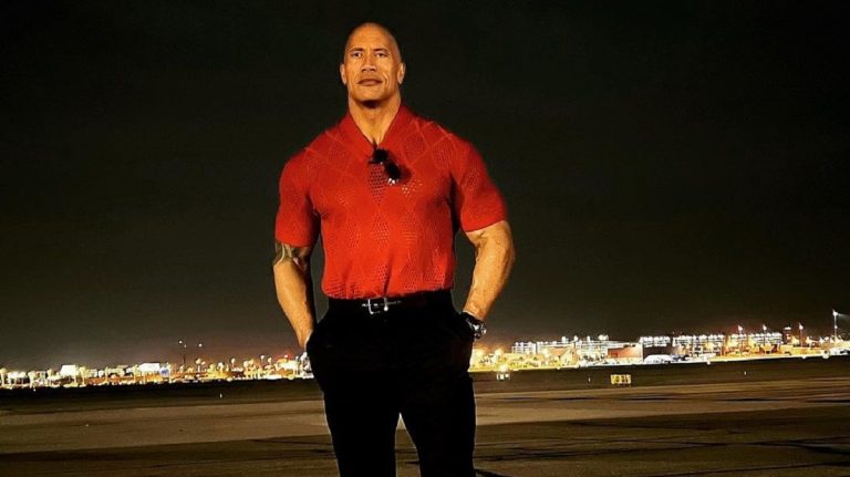 Így néz ki szuperhősként Dwayne Johnson, szó szerint hatalmas lett