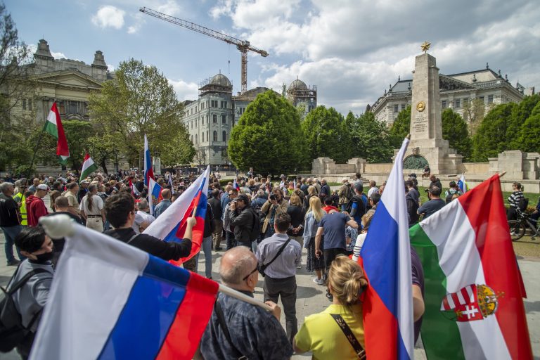 A Medián felmérése szerint a magyarok sem Kijevet, sem Moszkvát nem pártolják