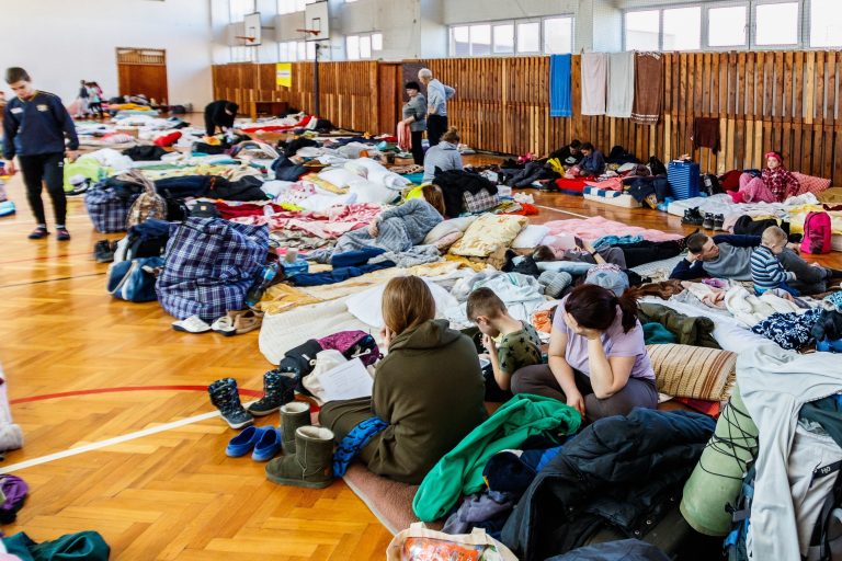 Súlyos vádak: bombatámadás ért egy ukrán iskolát, ahol közel 100-an voltak odabent