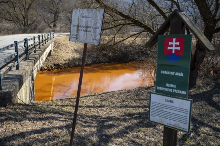 Súlyos ökológiai katasztrófát okozott a Sajón az arzénszennyezés