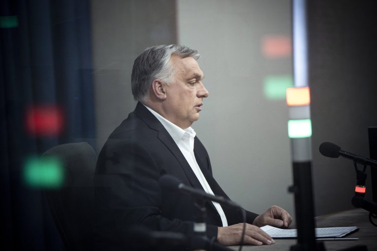 Orbán Viktor elmondta, miért nagyon veszélyes fegyvert szállítani Ukrajnának
