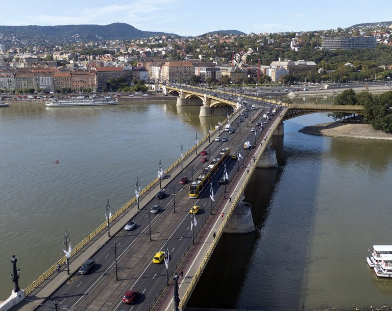 Női holttestet húztak ki a Dunából Budapesten