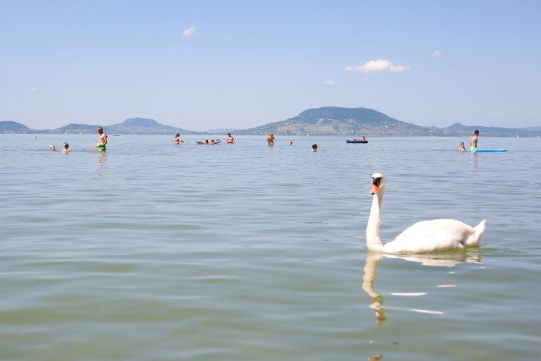 Kinyitott a siófoki strand, változnak a belépők