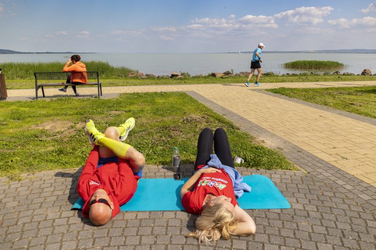 Egyre kevesebb a szabadstrand a Balatonon, a belépők is folyamatosan emelkednek