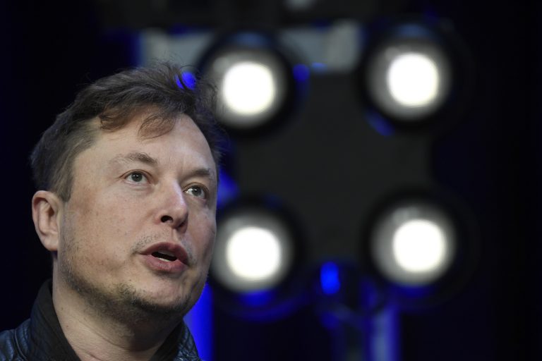 Elon Musk szexbotránya: a milliárdos tagadja az őt ért vádakat