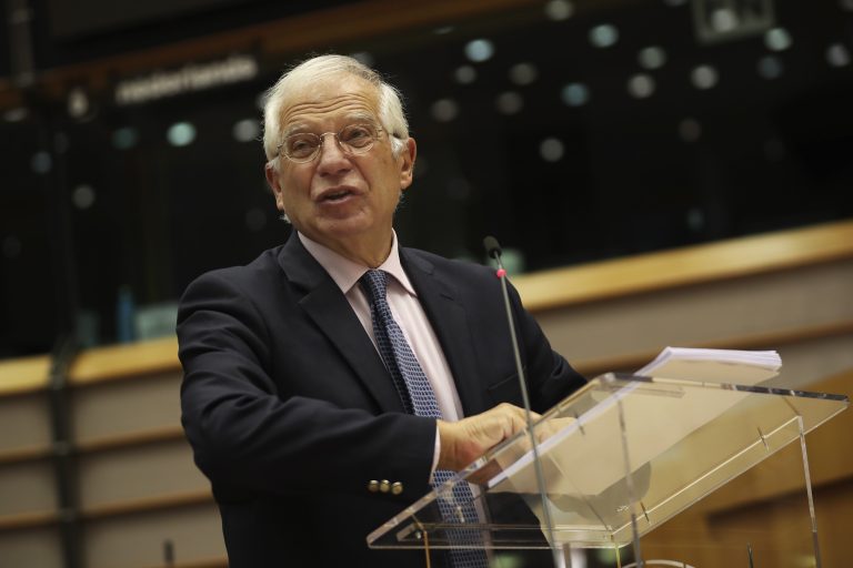 Josep Borrell: az EU-nak meg kellene fontolnia, hogy az orosz devizatartalékokat használja fel Ukrajna újjáépítésére