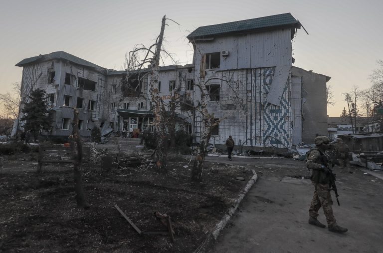 Donyeck megye: négyen meghaltak, 11-en megsérültek a legutóbbi orosz bombázásokban