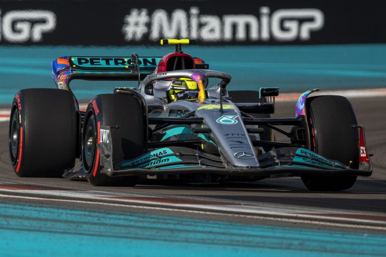 Miami Nagydíj: Hamilton és Russell kemény csatája, megint a rekorder maradt alul (videó)