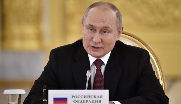 Putyin „közvetlen vonalon” tart értekezletet az orosz közvélemény számára