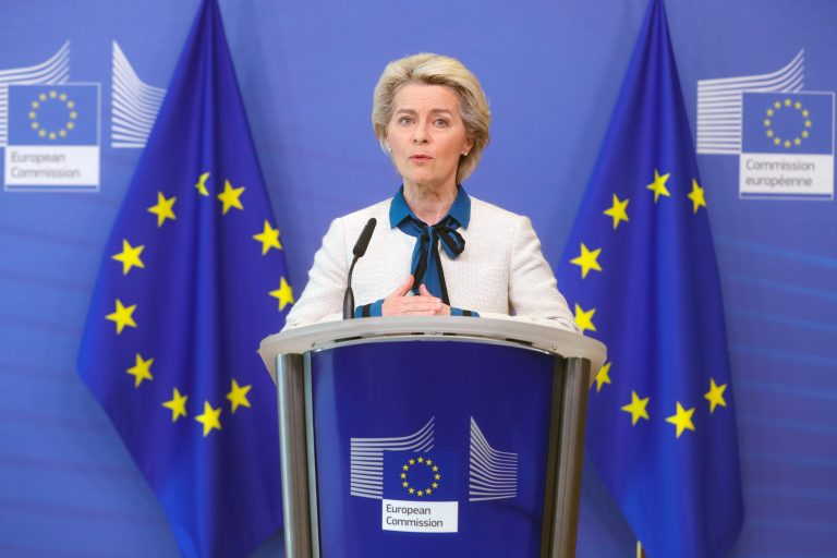 Von der Leyen: az EU Ukrajna újjáépítésére használhatná fel a befagyasztott orosz vagyont