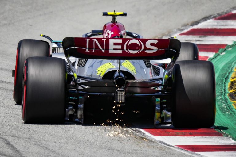 Az F1-es Spanyol Nagydíj időmérő edzésének látványos összefoglaló videója