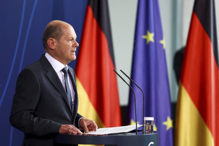 Scholz: nem igaz, hogy Németország nem tölt be vezető szerepet az Ukrajnának történő fegyverszállításokban