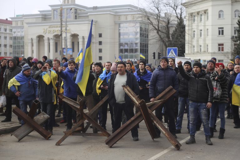 Az orosz védelmi minisztérium azt állítja, az ukrán erők mértek csapást Herszonra