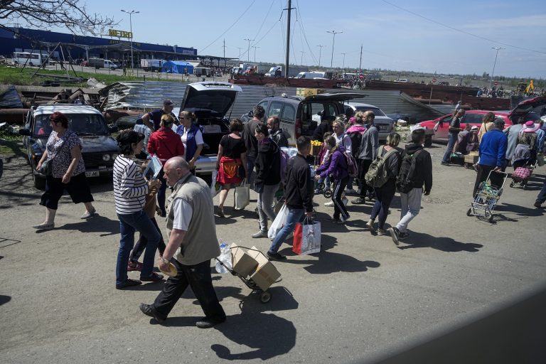 Folyamatban van a mariupoli civilek evakuálása