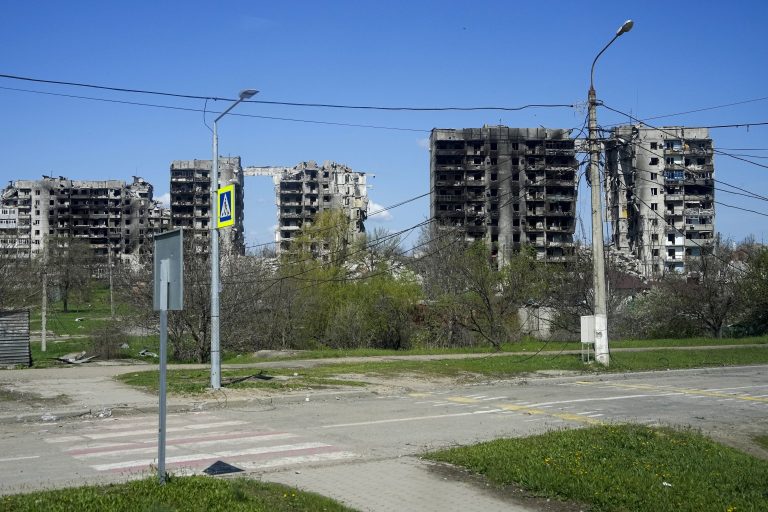 Szabad út: döntöttek az oroszok, sok civil távozhat a mariupoli acélműből