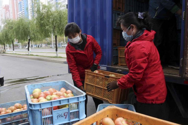 Észak-Korea: „kedvező fordulat állt be” az ország vírushelyzetében