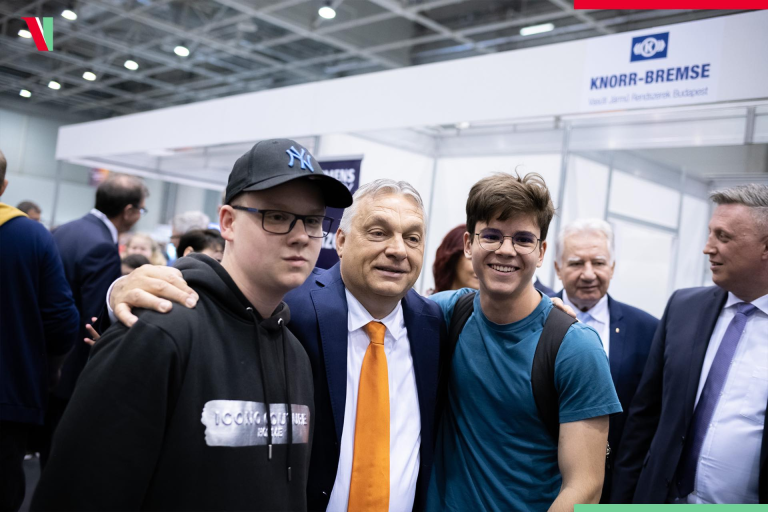 Így köszöntötte fel Orbán Viktor az édesanyját anyák napja alkalmából