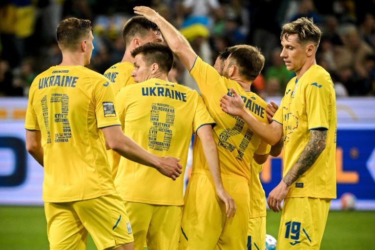A háború kezdete óta először lép tétmeccsen pályára Ukrajna válogatottja