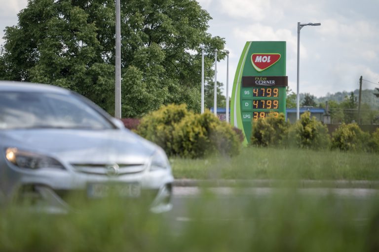 Drágán ráfizethet, aki 50 liter felett tankol a MOL-kutakon