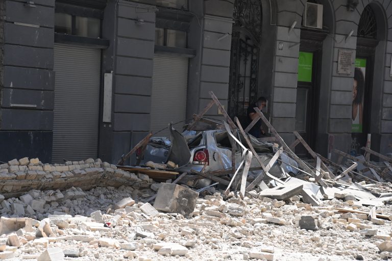 Luxuslakások épülnek a leomlott budapesti tetőtér helyén