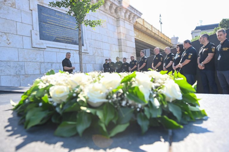 A Hableány sétahajó tragédiája: soha nem feledjük (fotók)