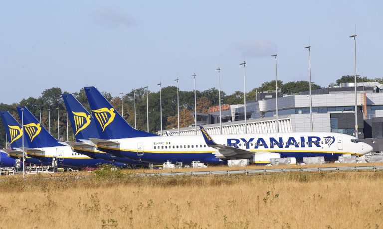 Járatritkításra készülhet a Ryanair a különadók miatt