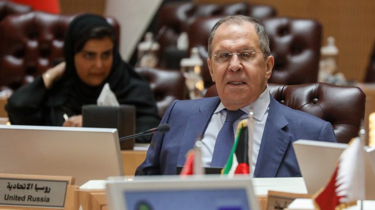 Lavrov: „Senki sem teheti tönkre a kapcsolatunkat Szerbiával”