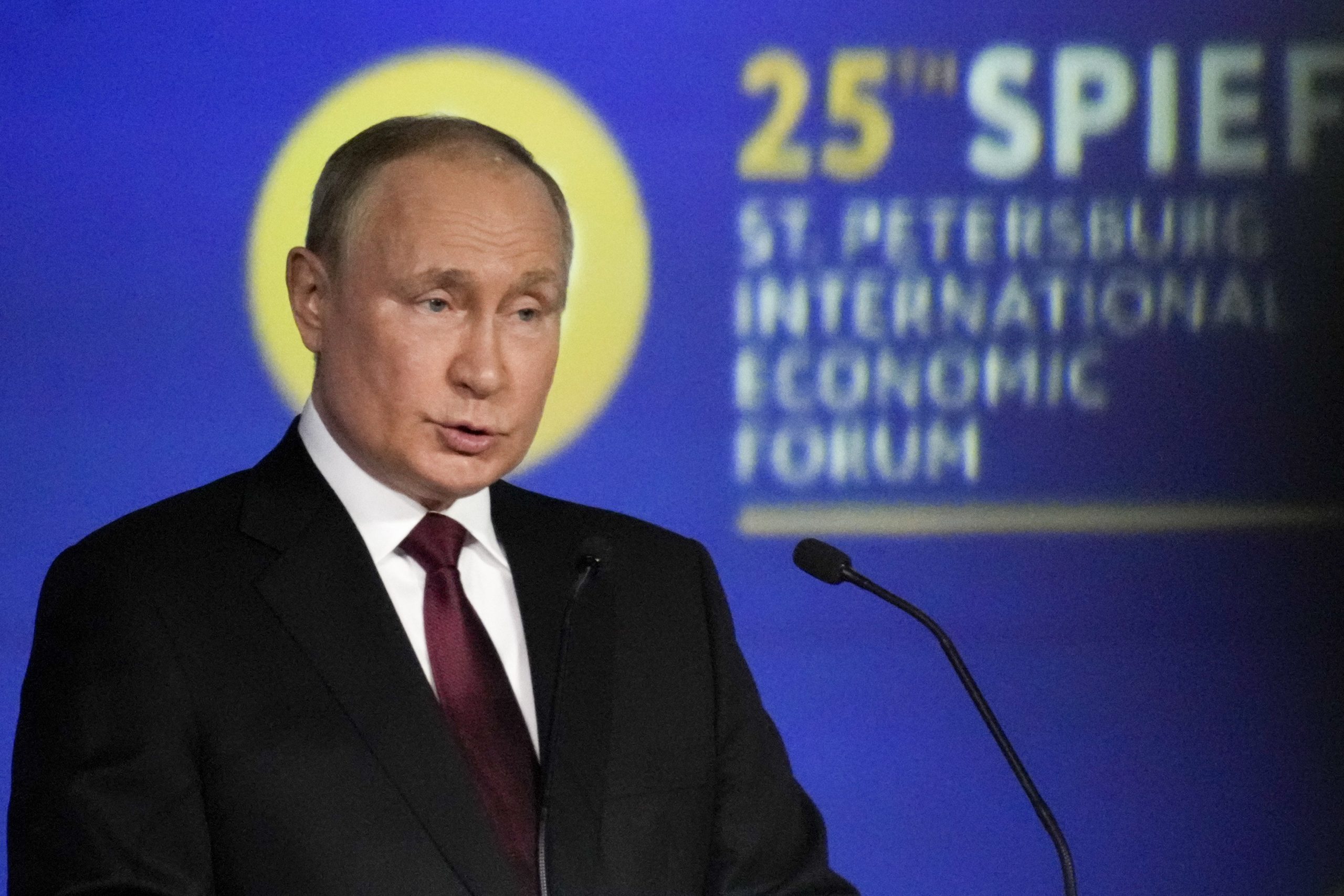 Orosz elemző: Putyin a jelenlegi politikával előkészíti az Orosz Föderáció széthullását