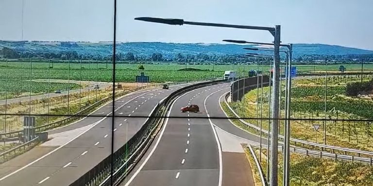 Az M30-ason forgolódott egy sofőr, az autópálya-rendőrség azonban mindent látott (videóval)