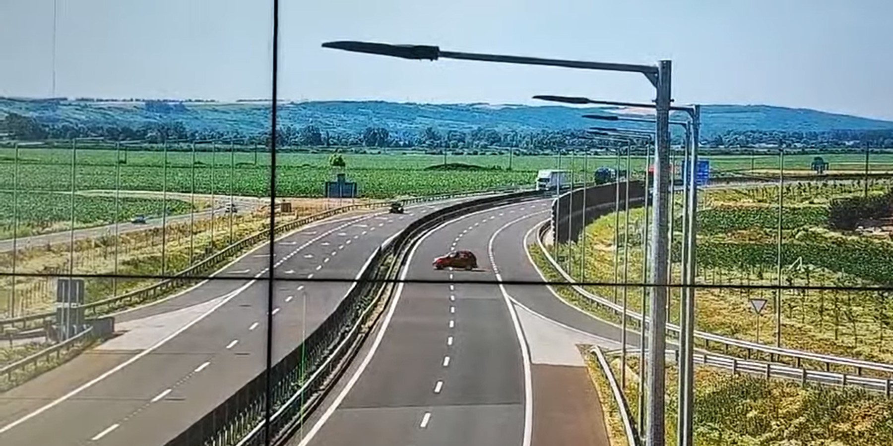 Az M30-ason forgolódott egy sofőr, az autópálya-rendőrség azonban mindent látott (videóval)