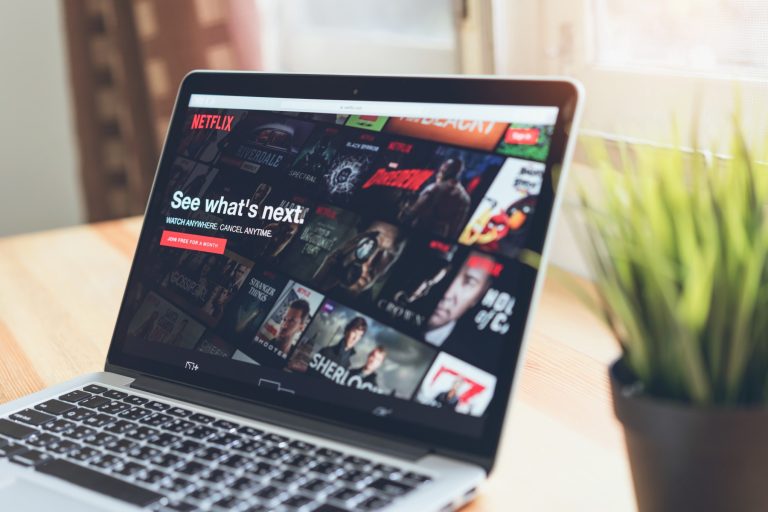 Újabb elbocsátások a Netflixnél az előfizetők számának csökkenése miatt, ezúttal 300 embert rúgnak ki