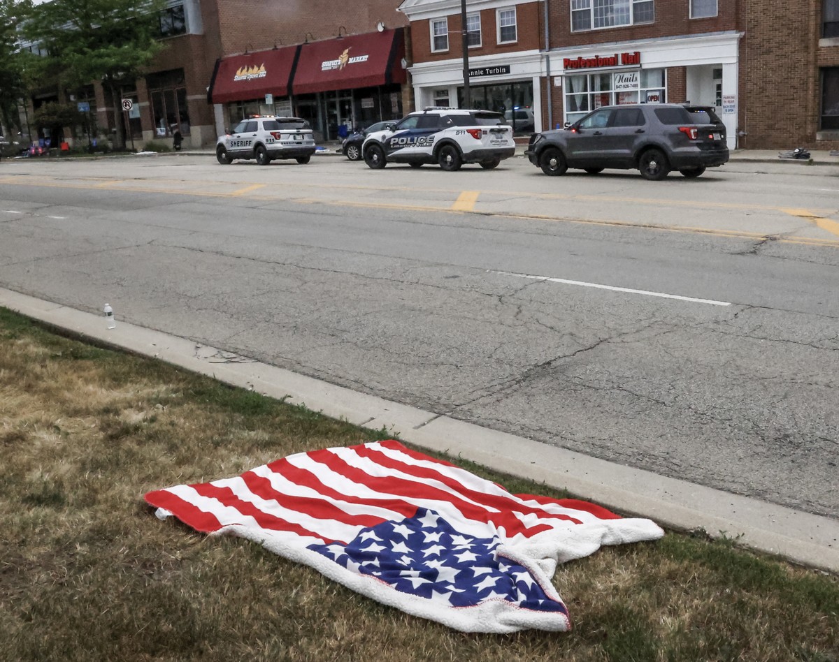 Szemtanúk számoltak be az illinoisi-i lövöldözés borzalmairól