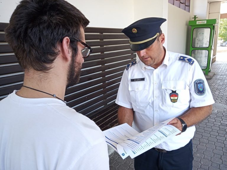 Ezúttal a várpalotai buszpályaudvaron tűntek fel a határvadász-toborzók