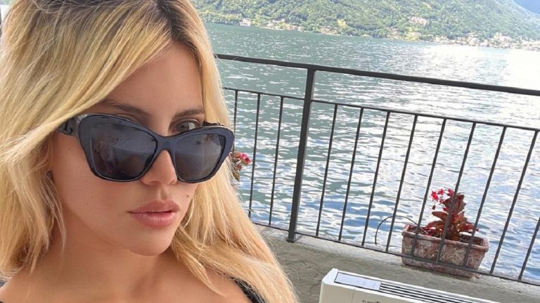 Wanda Nara nem viccel, felülről fotózta magát bikiniben, hatalmas keblekkel (fotók)