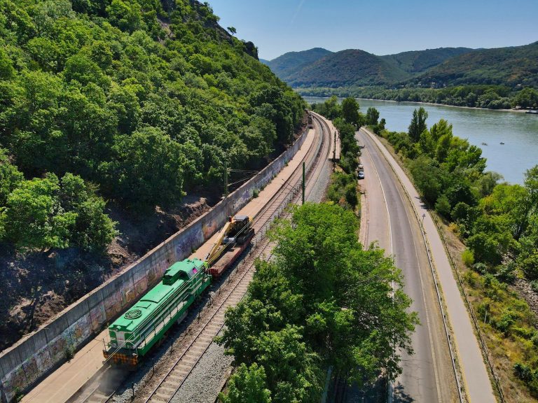 Bejelentés a Budapest–Vác–Szob vonalon: gyorsabb ütemben haladtak a helyreállításokkal