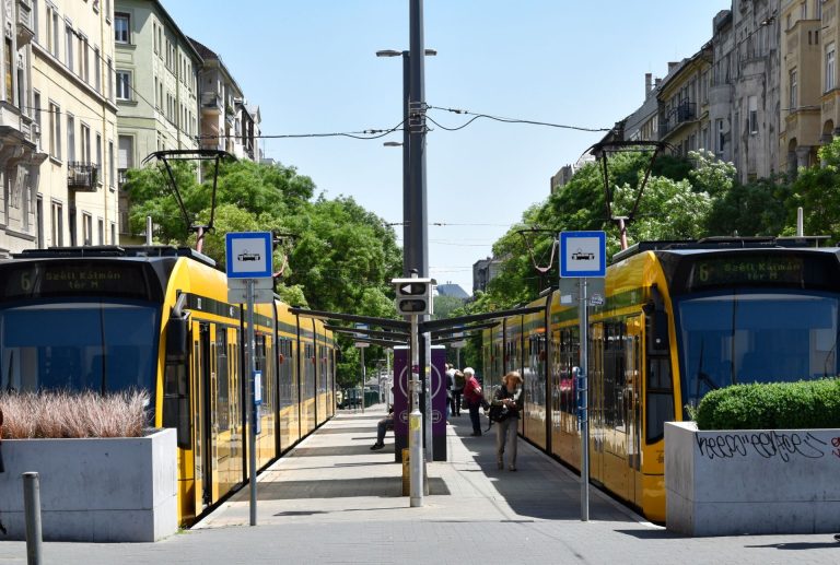 Felmérés: ha olcsóbb lenne a tömegközlekedés, Budapesten akkor is inkább autóval járnának
