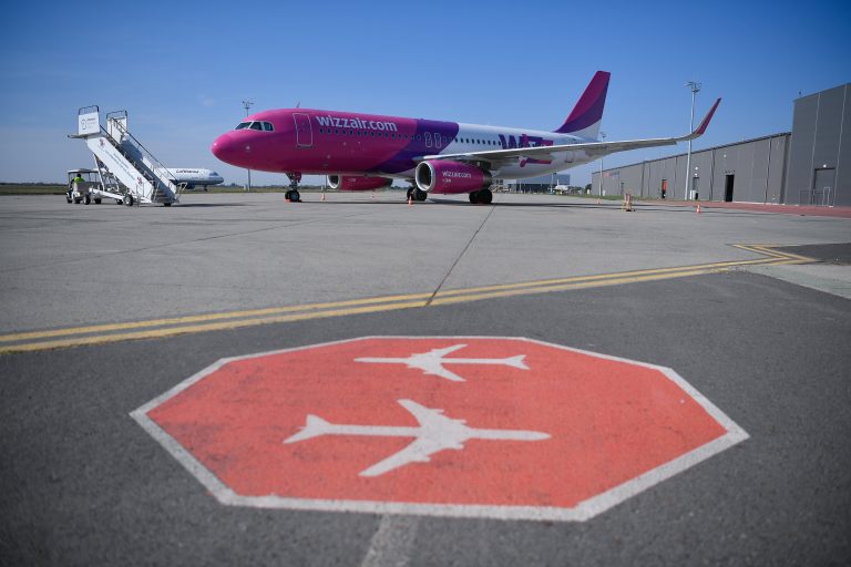 Reagált a Wizz Air, mentesítő járatokat indítanak Budapest és London között