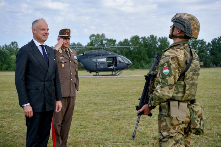 A Honvédelmi Minisztérium a Várba költözik, a Hadtörténeti Múzeum hamarosan új helyet kap