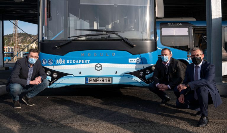 Karácsony Gergely is reagált a busztűzre, szerinte a járművek lecserélése nem tűr halasztást