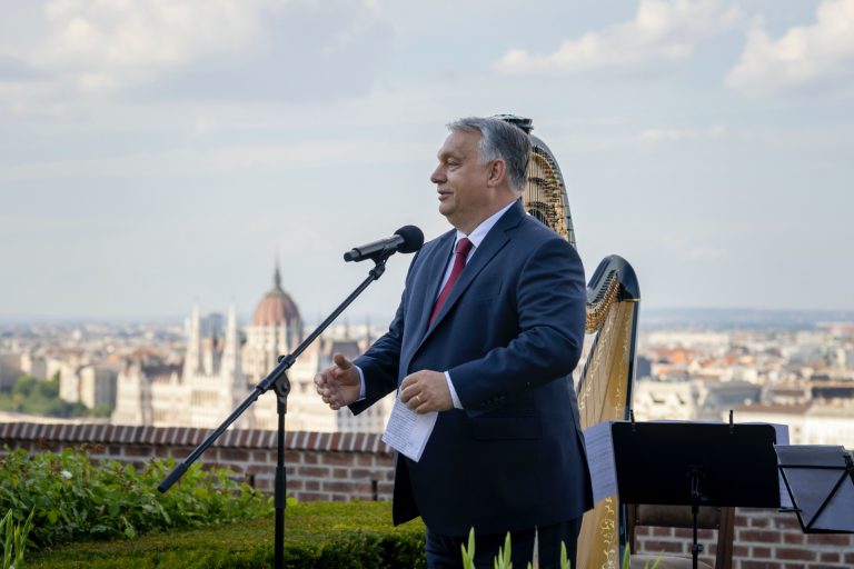 Az ukrán külügy nekiment Orbán Viktornak, szerintük nem ezt kellene képviselnie