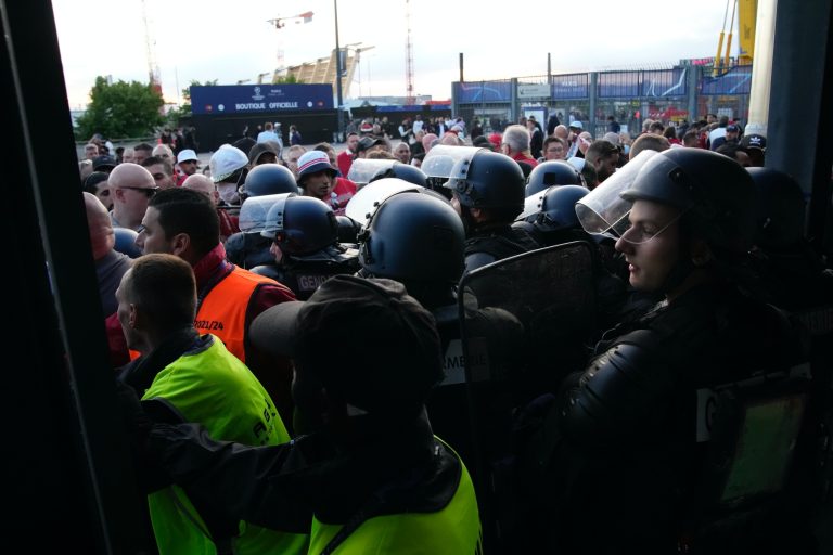 Távozik a párizsi rendőrség vezetője a botrányos BL-döntő miatt