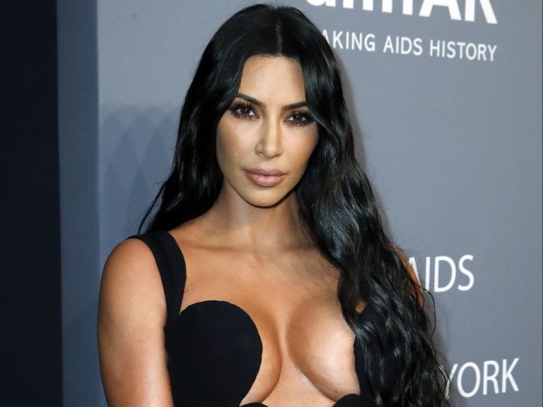 Tarol Kim Kardashian szexi bikinis fotója, megőrülnek tőle az emberek